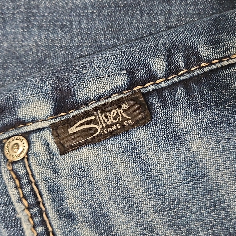 Silver jeans capri. - Picture 4 of 11
